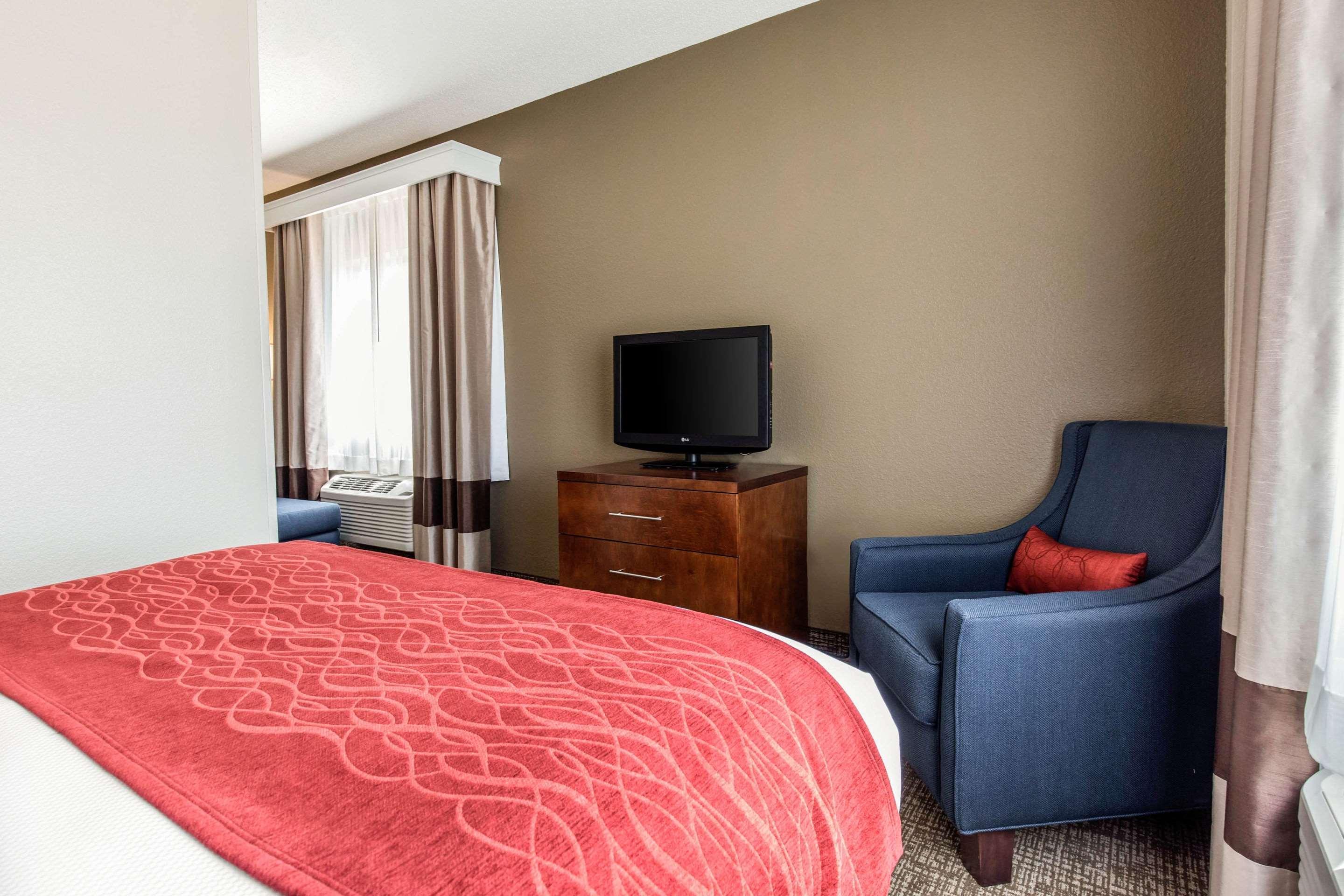 Comfort Inn La Porte Екстериор снимка
