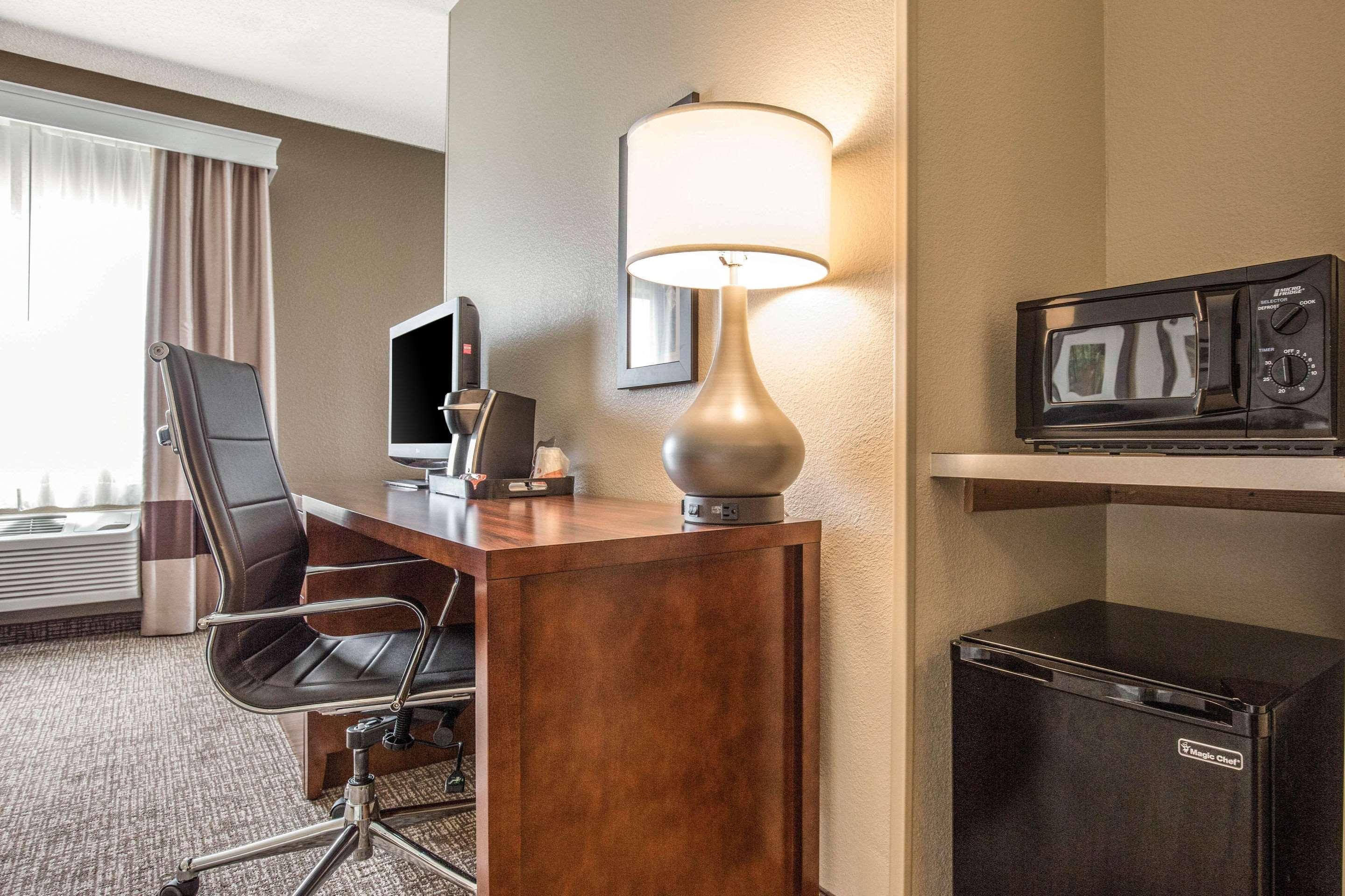 Comfort Inn La Porte Екстериор снимка