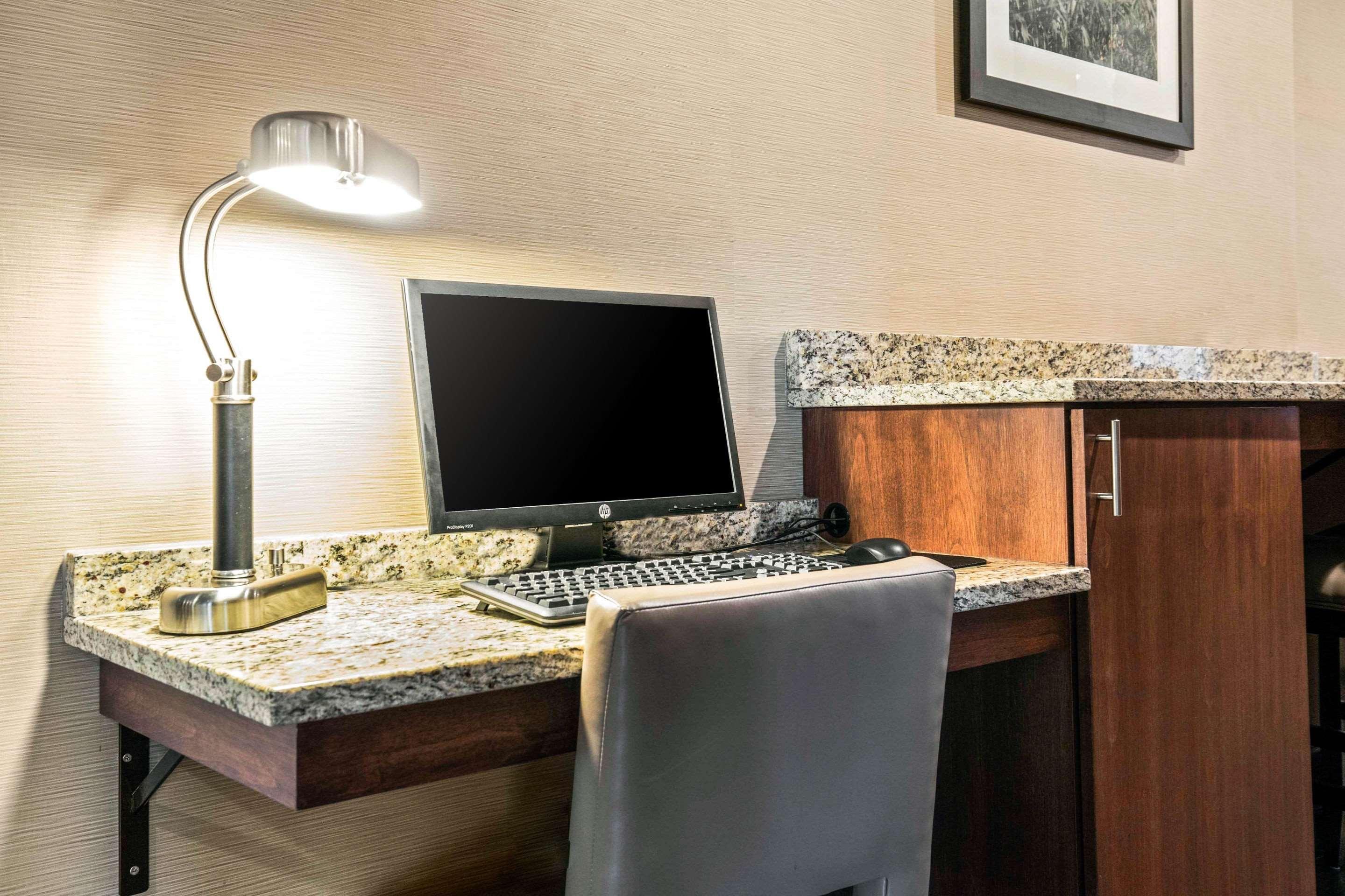 Comfort Inn La Porte Екстериор снимка