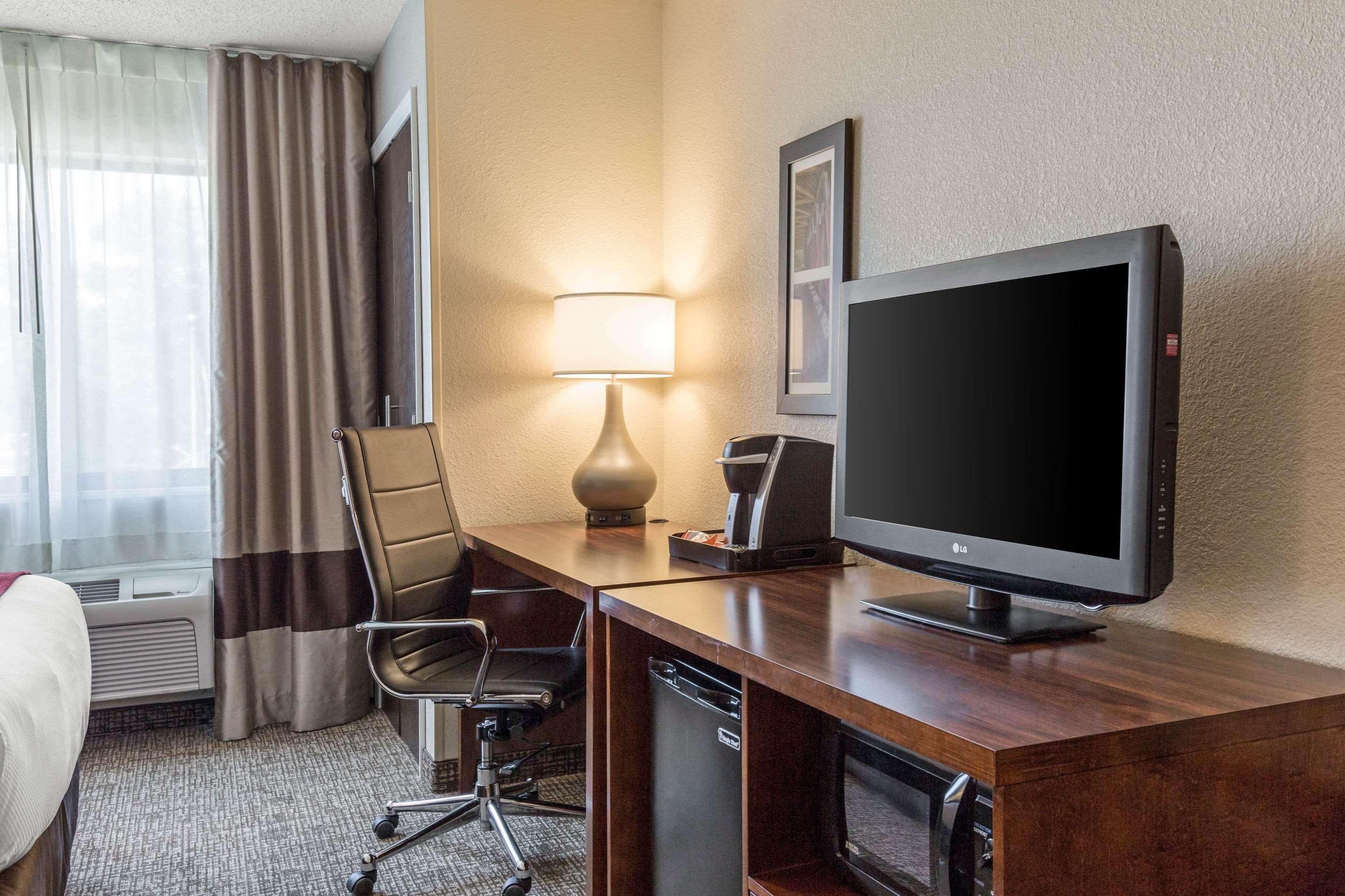 Comfort Inn La Porte Екстериор снимка