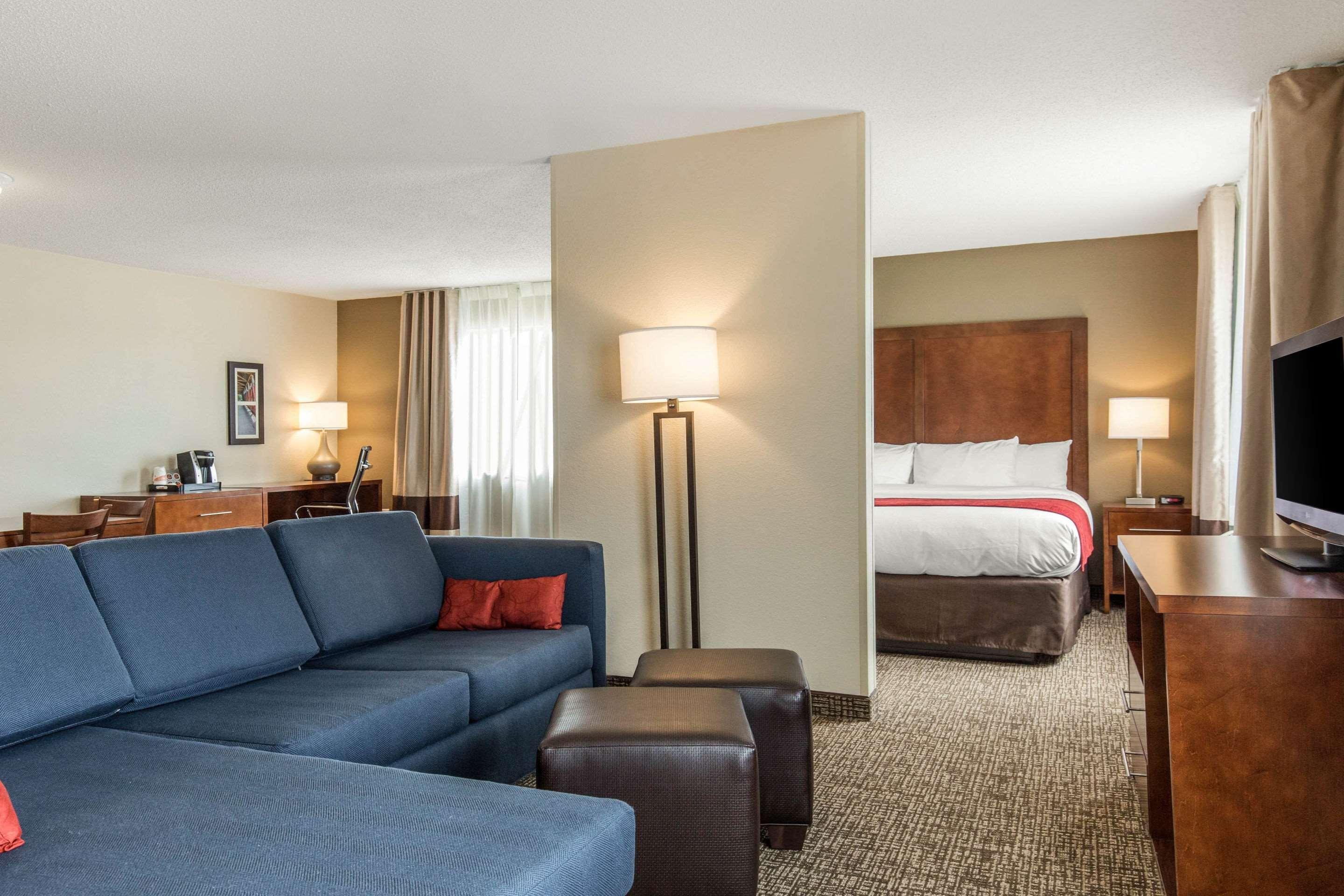 Comfort Inn La Porte Екстериор снимка